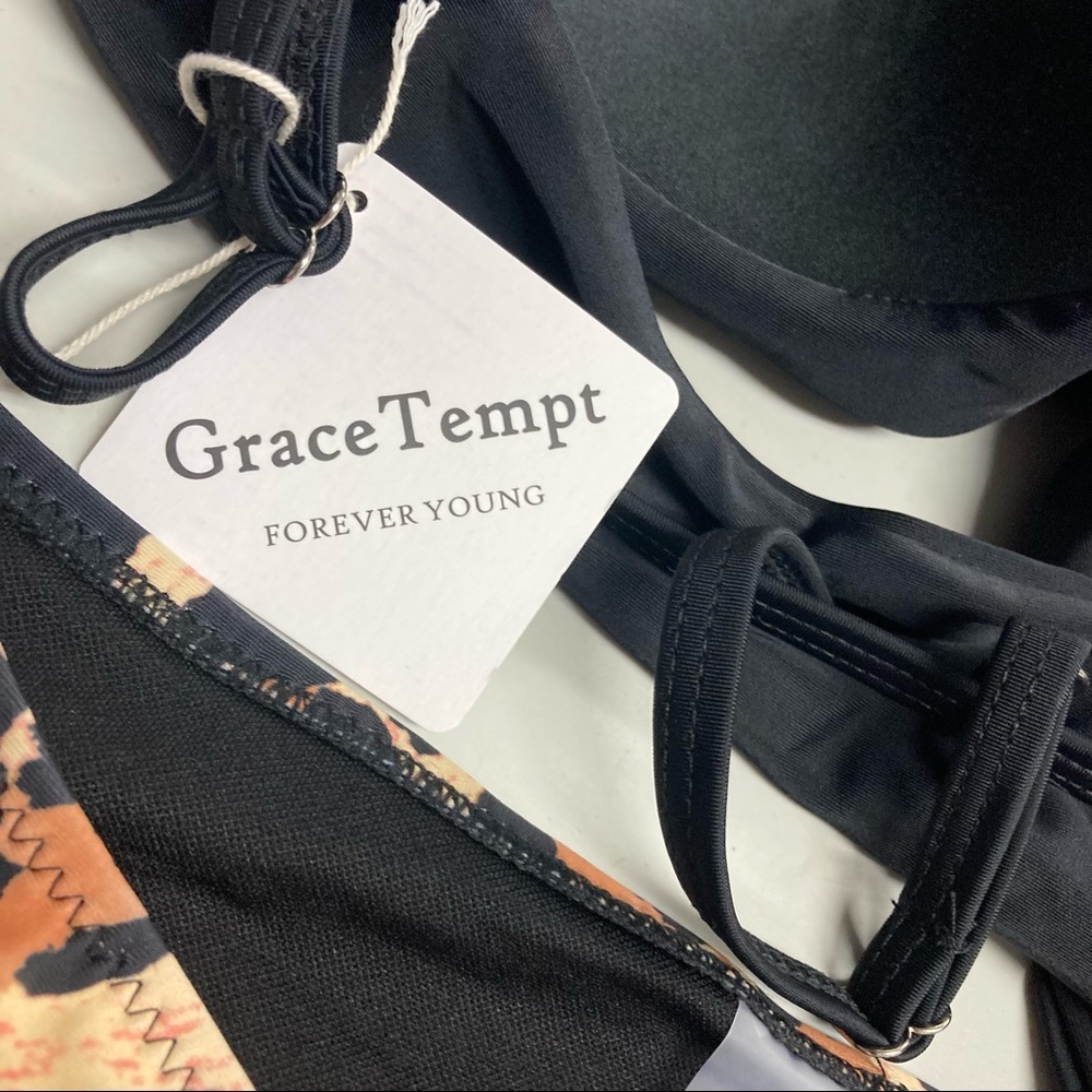 ❤️❤️SOLD ❤️❤️GRACE TEMPT Cheeky Black & Leopard Print 2 Piece Swim Suit Size Lar - Picture 4 of 9